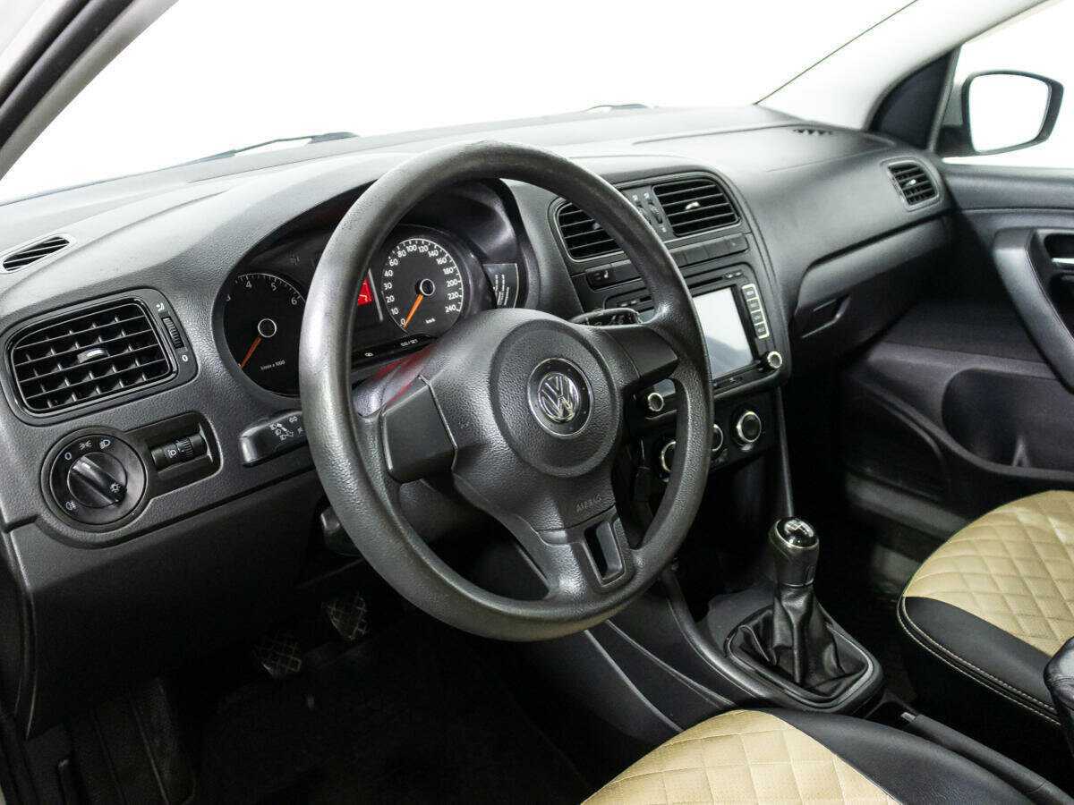 Купить Volkswagen Polo с пробегом. Фото: #10