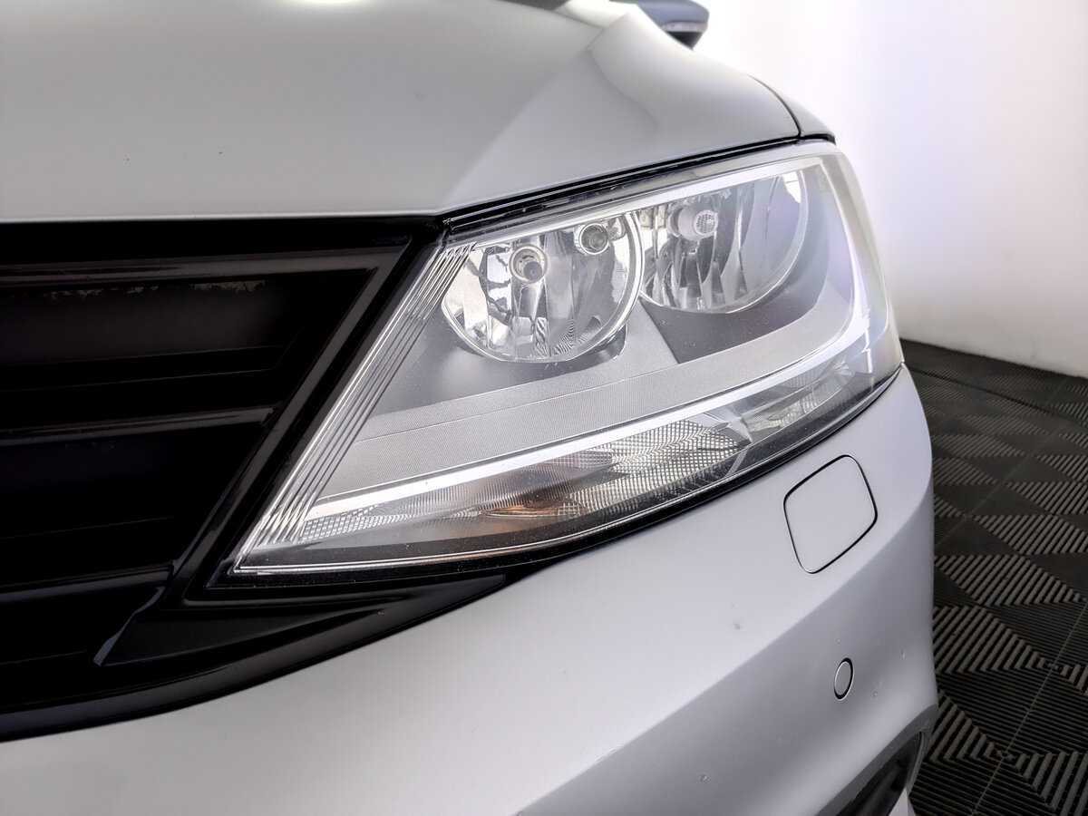 Купить Volkswagen Jetta с пробегом. Фото: #16