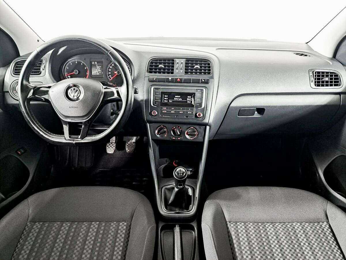 Купить Volkswagen Polo с пробегом. Фото: #12