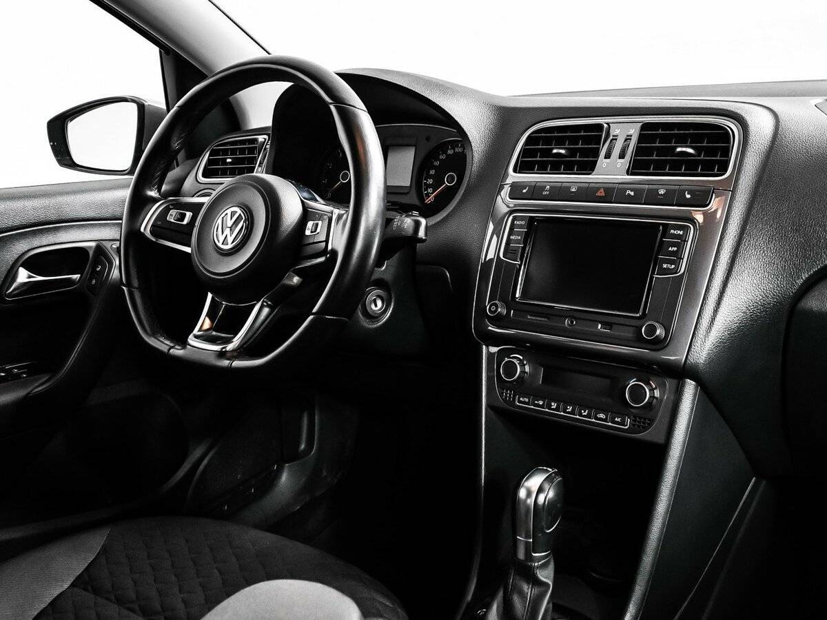 Купить Volkswagen Polo с пробегом. Фото: #8