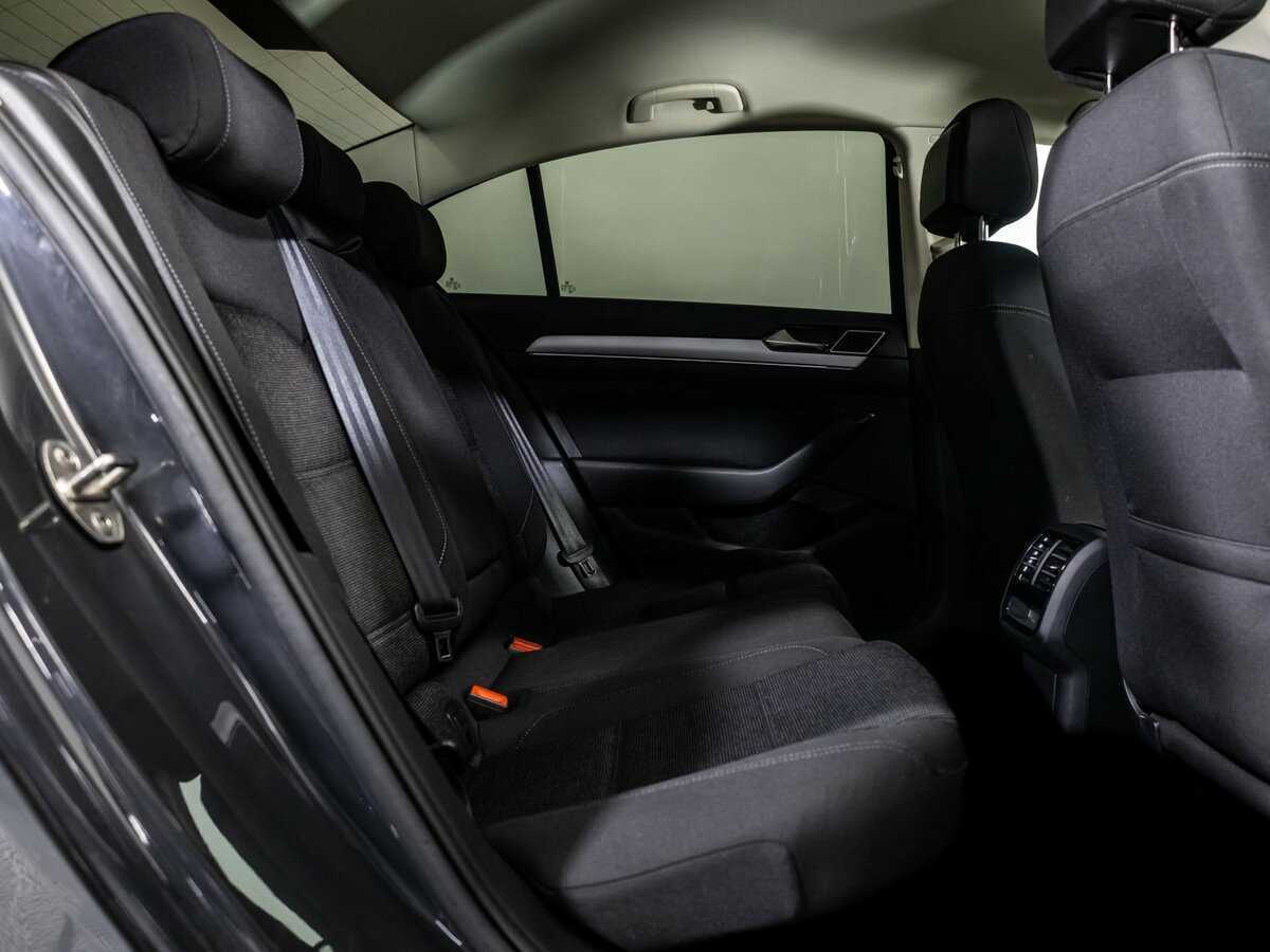 Купить Volkswagen Passat с пробегом. Фото: #8