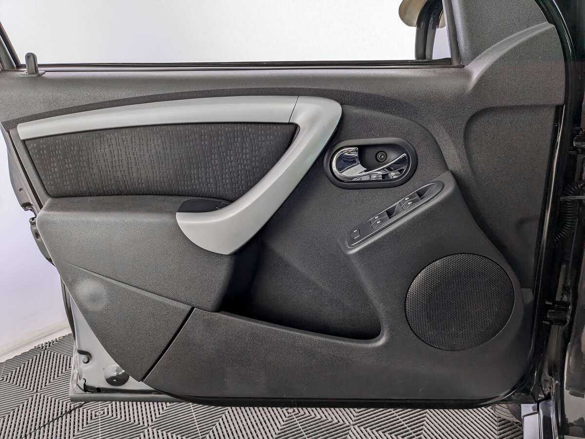 Купить Nissan Terrano с пробегом. Фото: #13