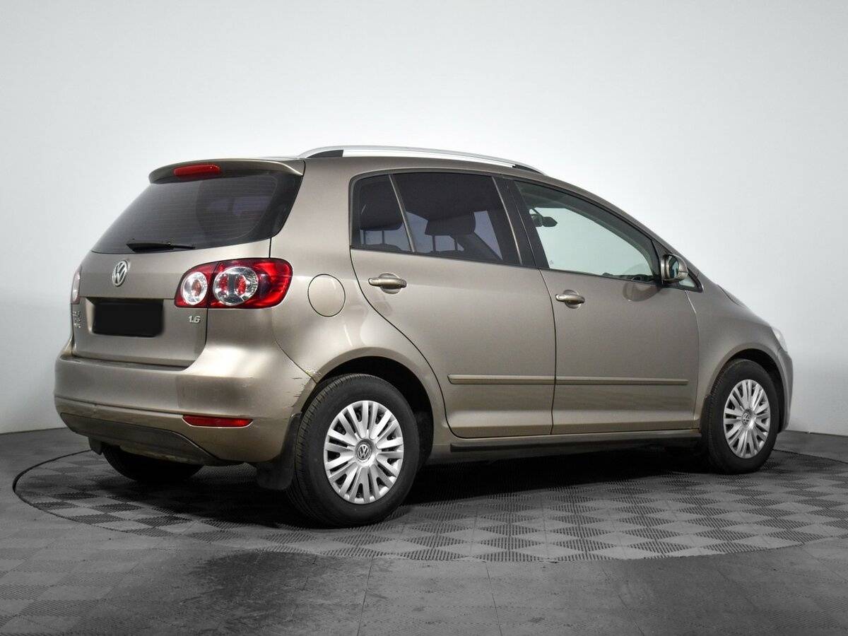 Купить Volkswagen Golf Plus с пробегом. Фото: #4