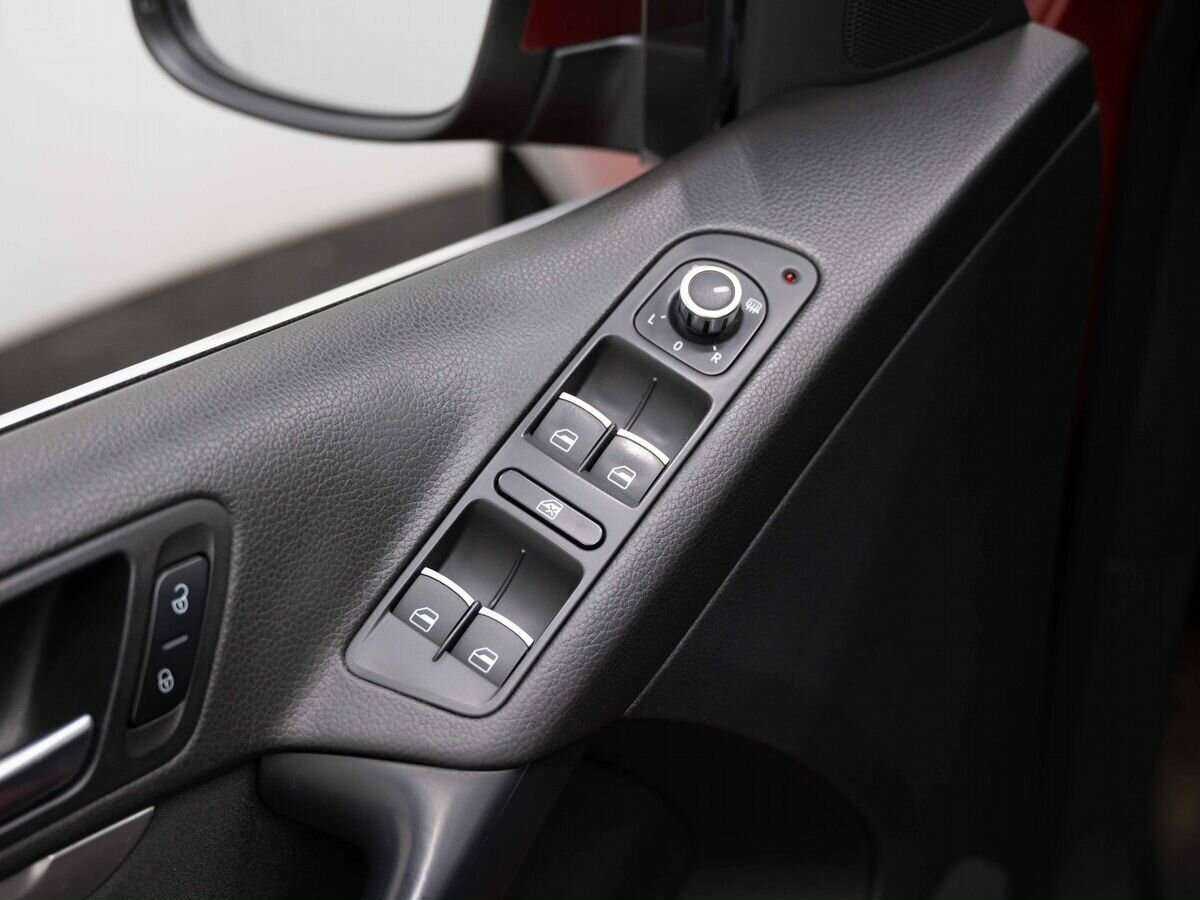 Купить Volkswagen Tiguan с пробегом. Фото: #14