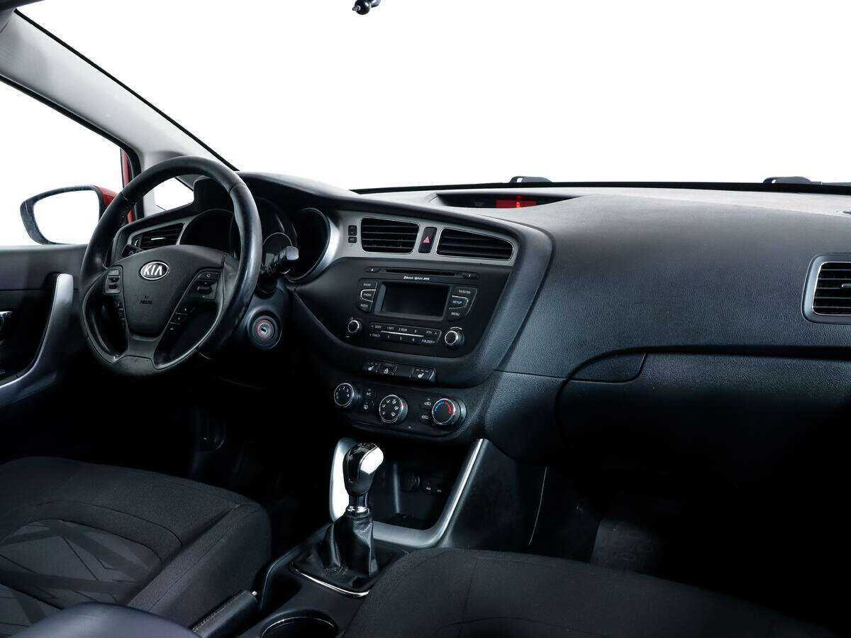 Купить Kia Ceed с пробегом. Фото: #8