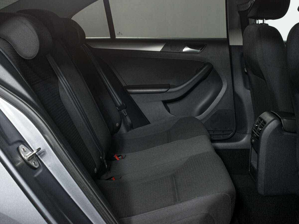 Купить Volkswagen Jetta с пробегом. Фото: #8