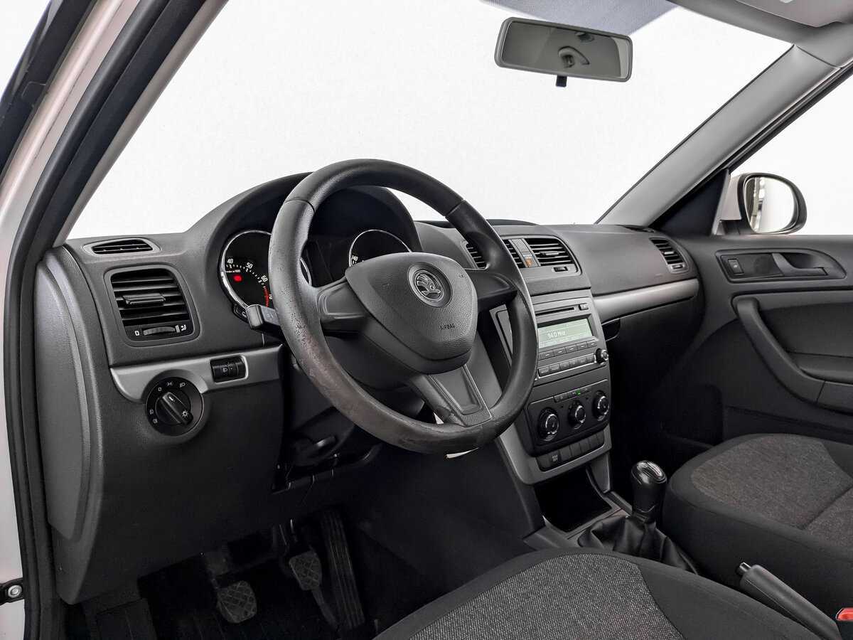 Купить Skoda Yeti с пробегом. Фото: #13