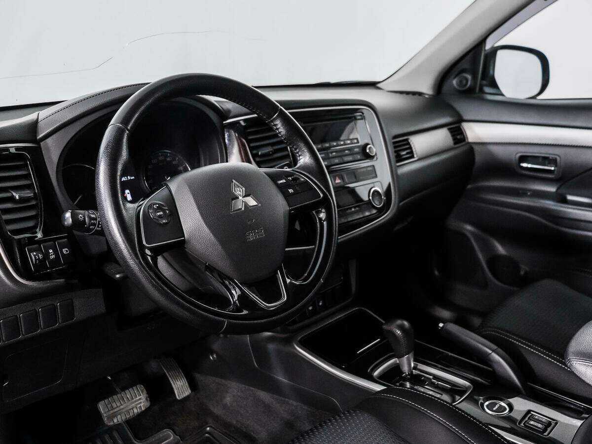 Купить Mitsubishi Outlander с пробегом. Фото: #7