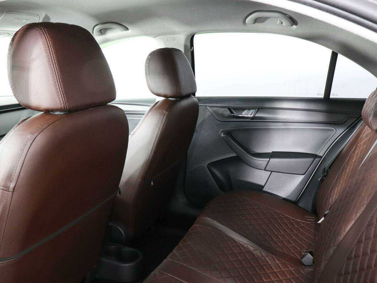 Купить Skoda Rapid с пробегом. Фото: #11