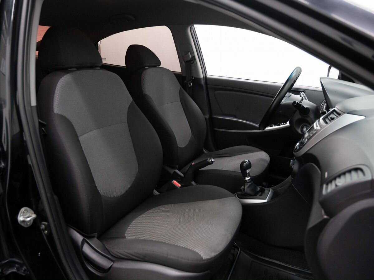 Купить Hyundai Solaris с пробегом. Фото: #11