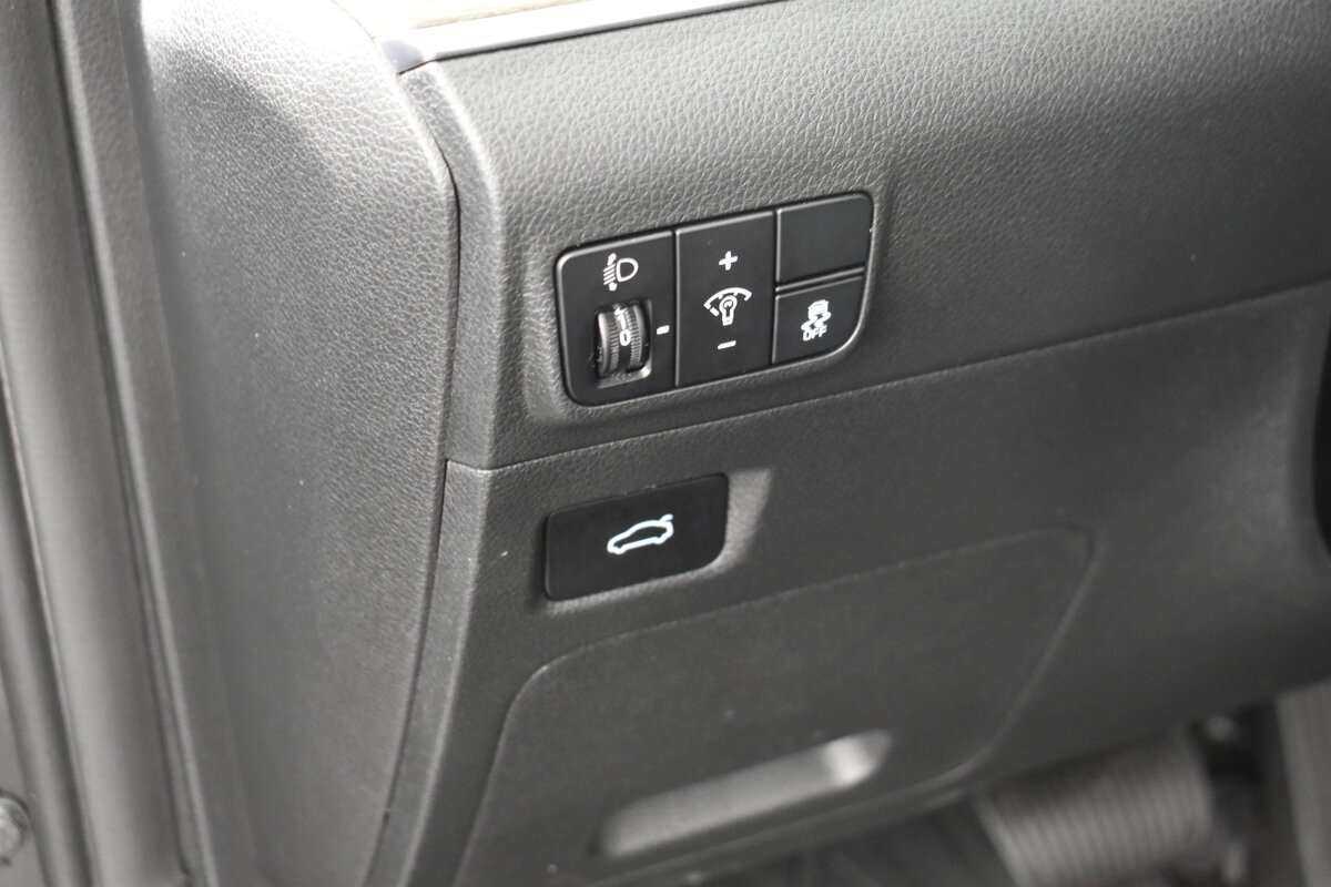 Купить Kia K5 с пробегом. Фото: #9