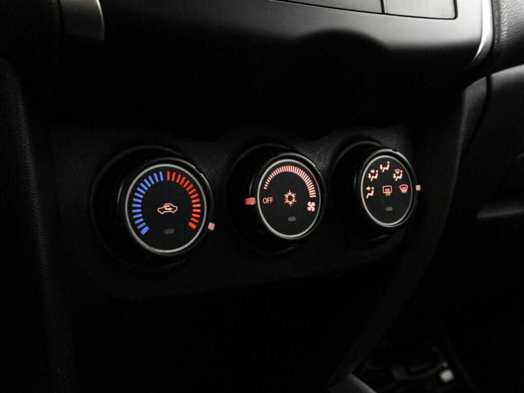 Купить Mitsubishi ASX с пробегом. Фото: #14