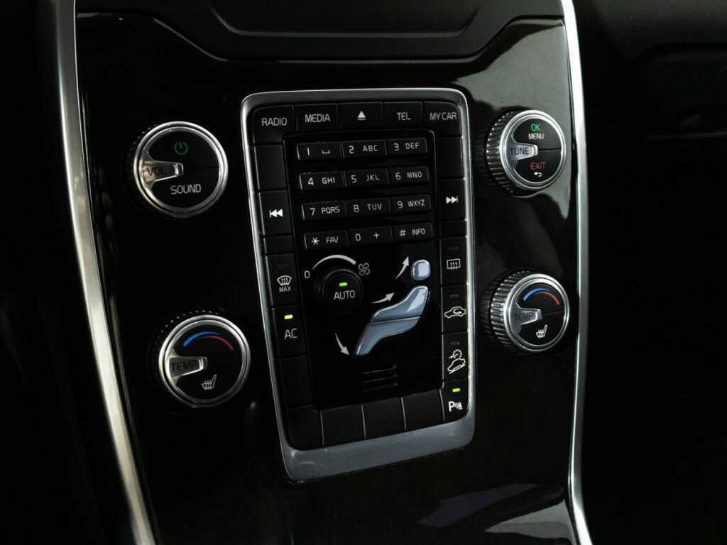 Купить Volvo XC70 с пробегом. Фото: #13