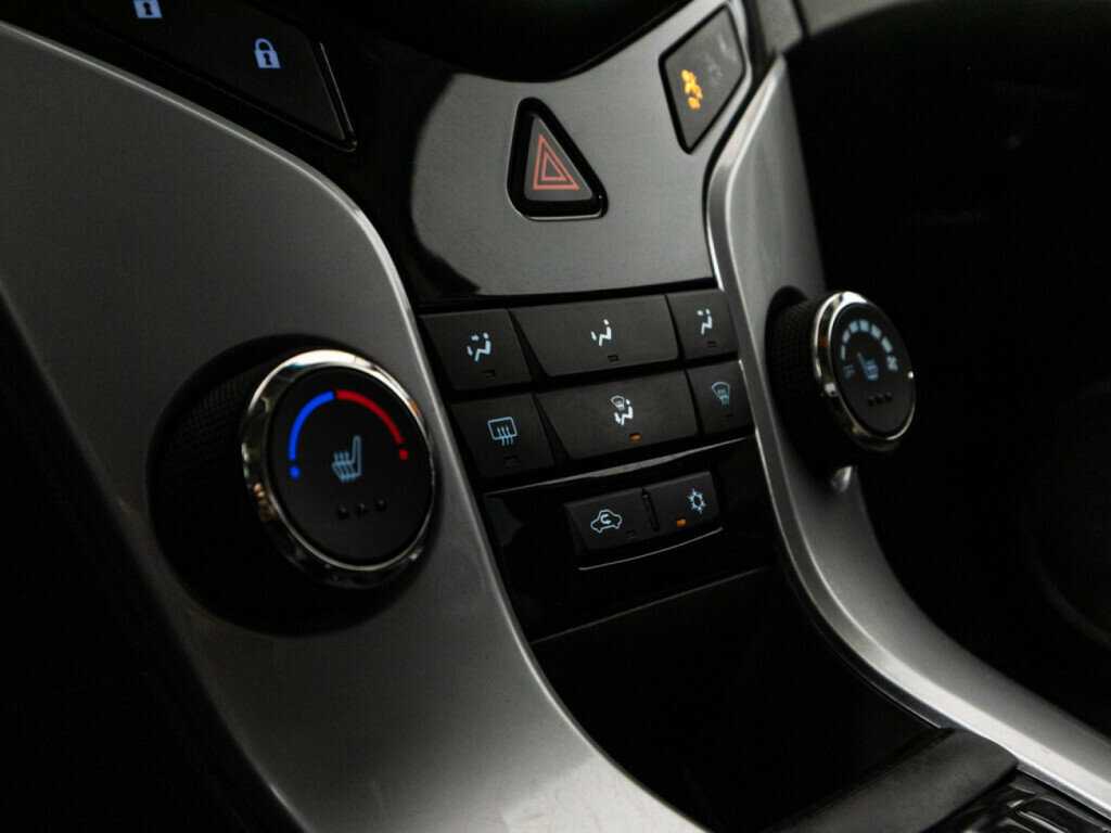 Купить Chevrolet Cruze с пробегом. Фото: #14