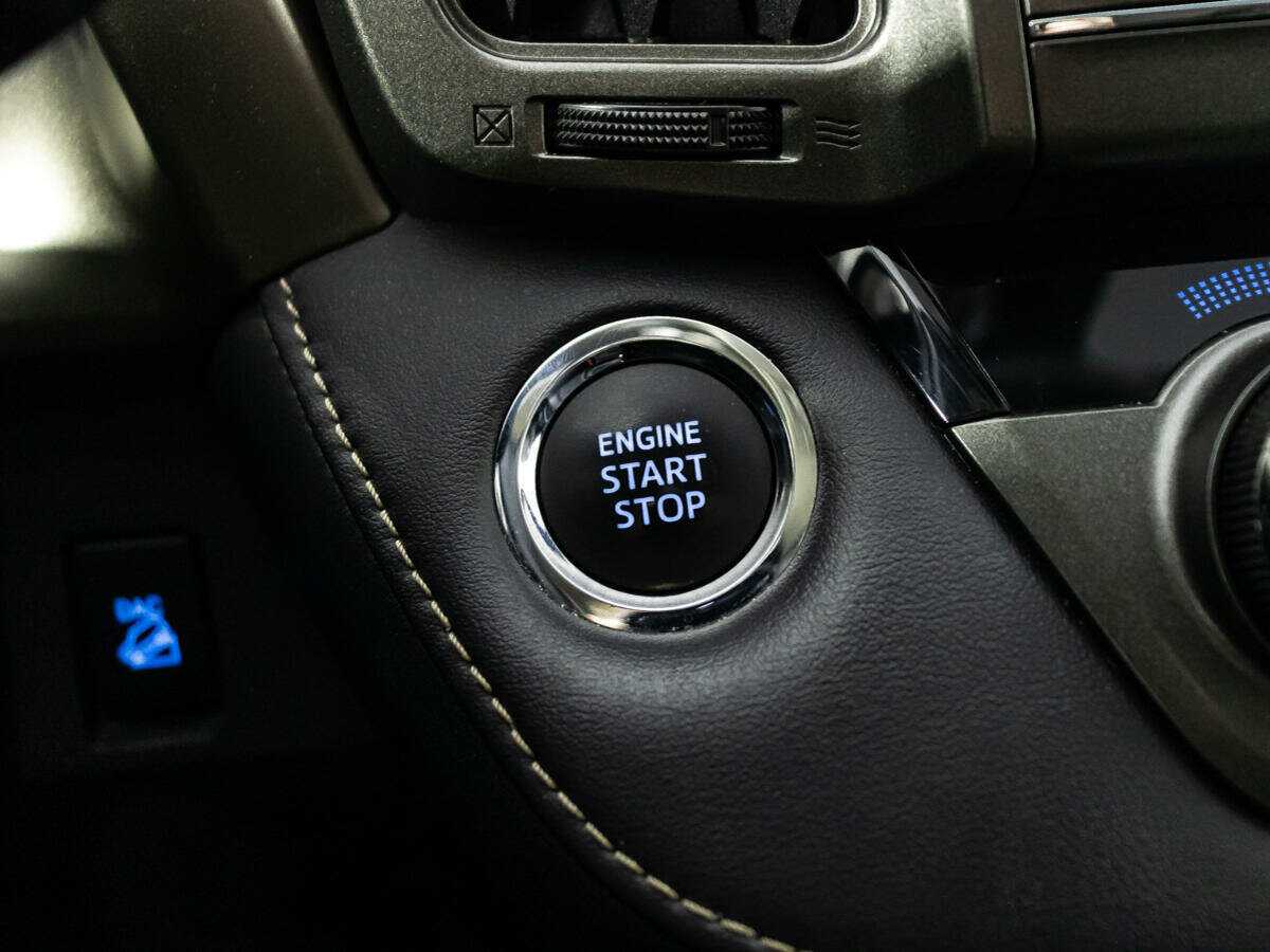 Купить Toyota RAV4 с пробегом. Фото: #17