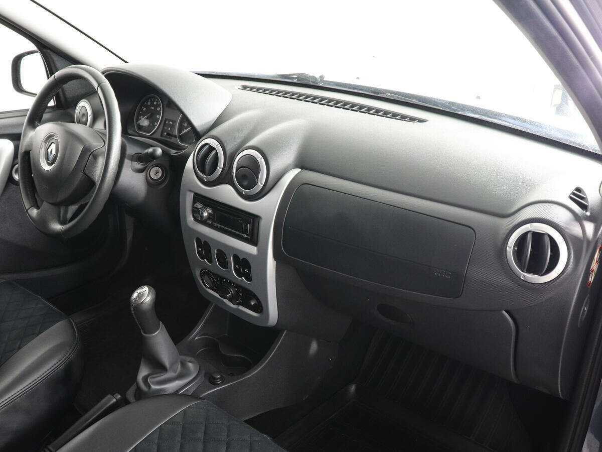 Купить Renault Sandero с пробегом. Фото: #4
