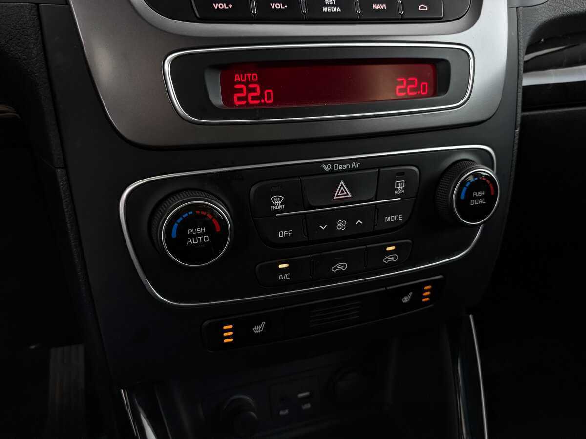 Купить Kia Sorento с пробегом. Фото: #25