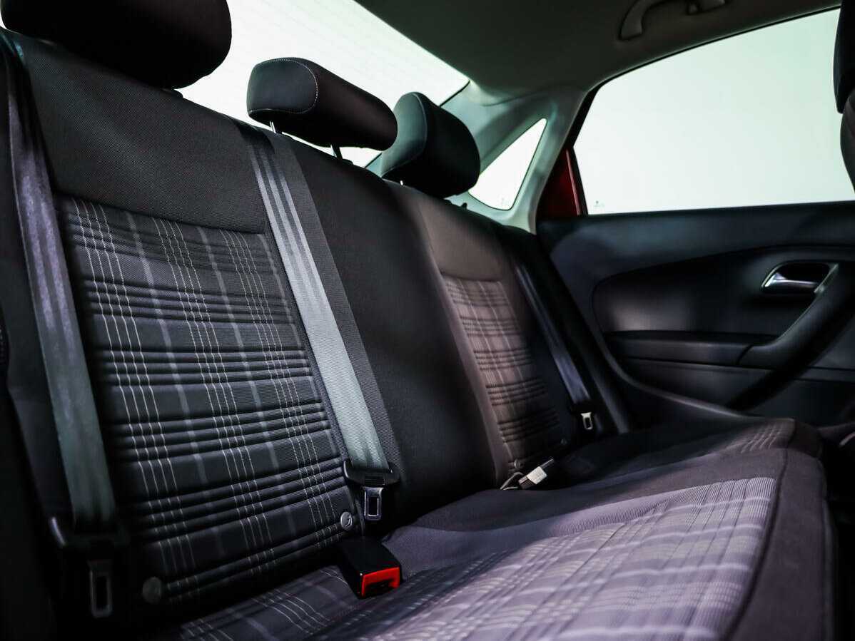 Купить Volkswagen Polo с пробегом. Фото: #11