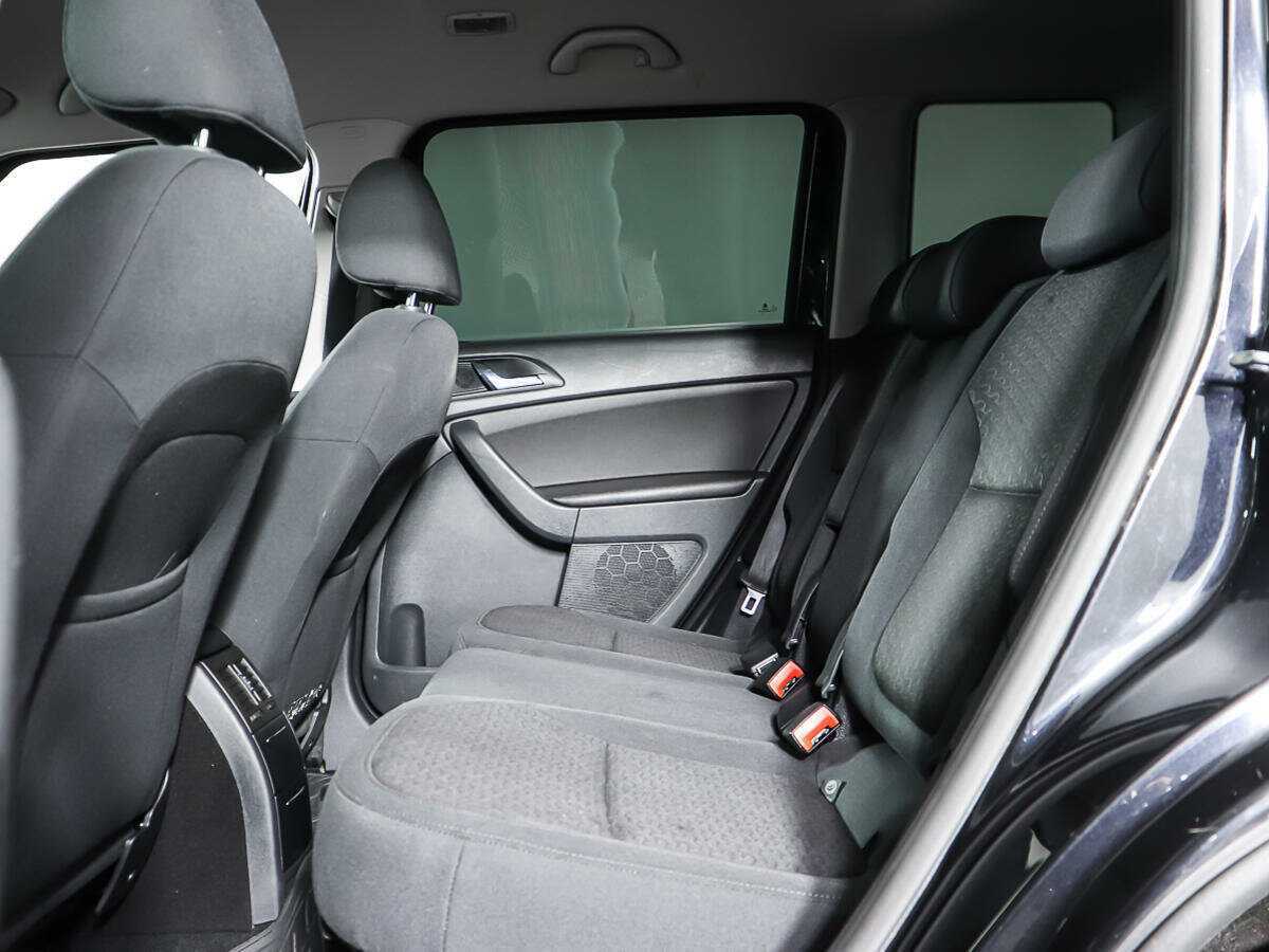 Купить Skoda Yeti с пробегом. Фото: #9