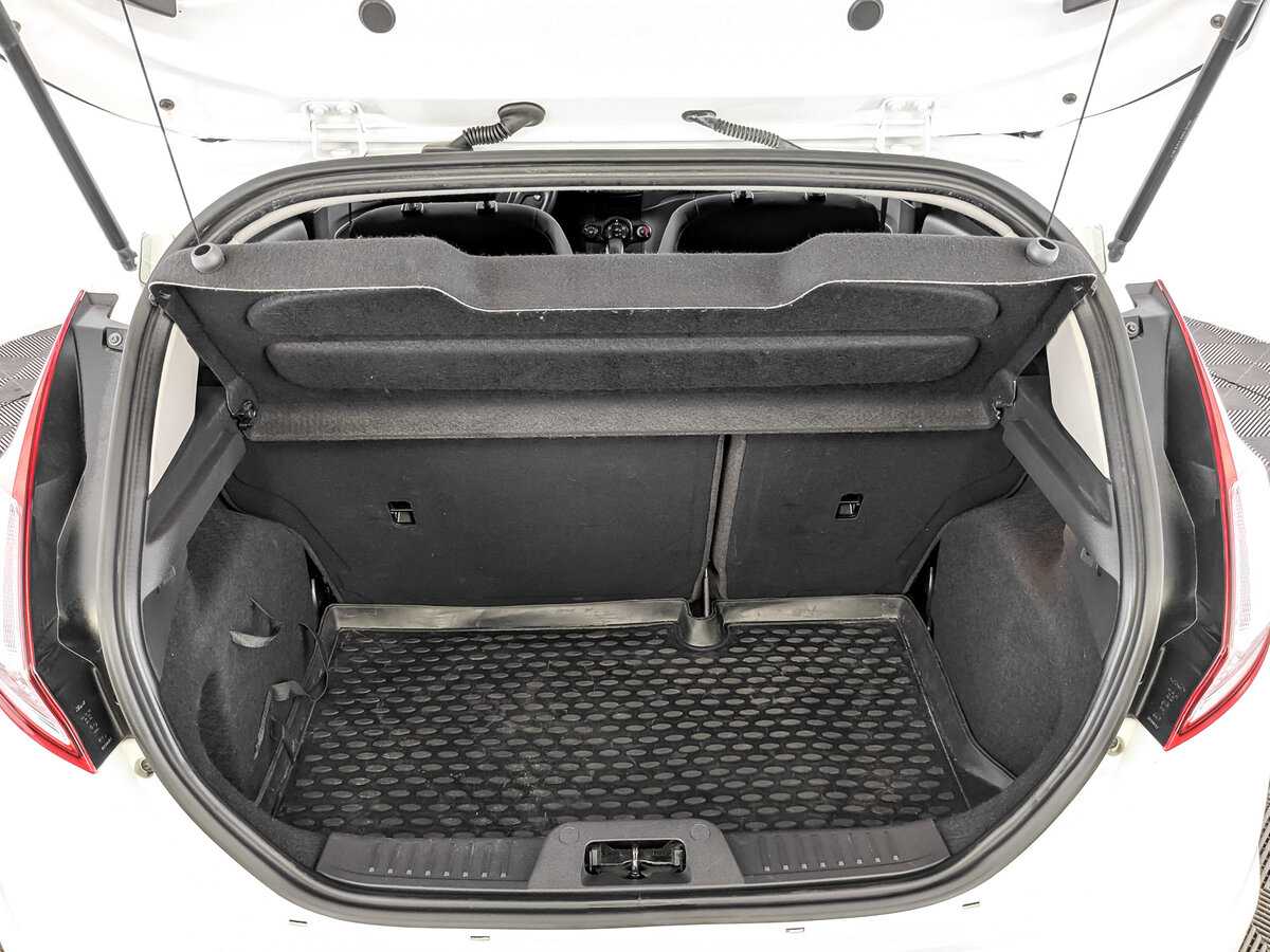 Купить Ford Fiesta с пробегом. Фото: #9