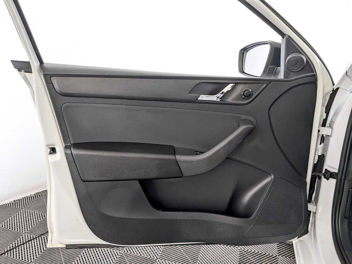 Купить Skoda Rapid с пробегом. Фото: #18