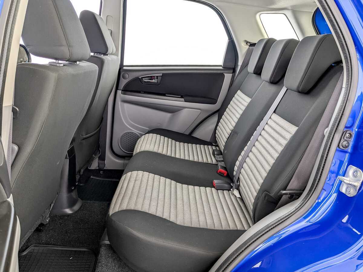 Купить Suzuki SX4 с пробегом. Фото: #11