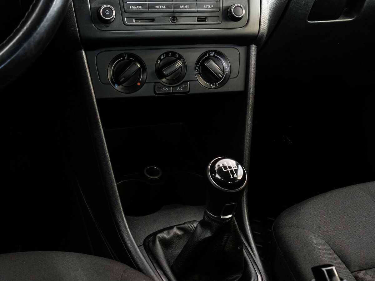 Купить Volkswagen Polo с пробегом. Фото: #10