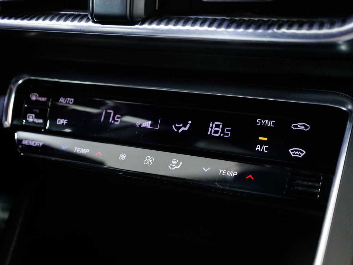 Купить Kia K5 с пробегом. Фото: #17