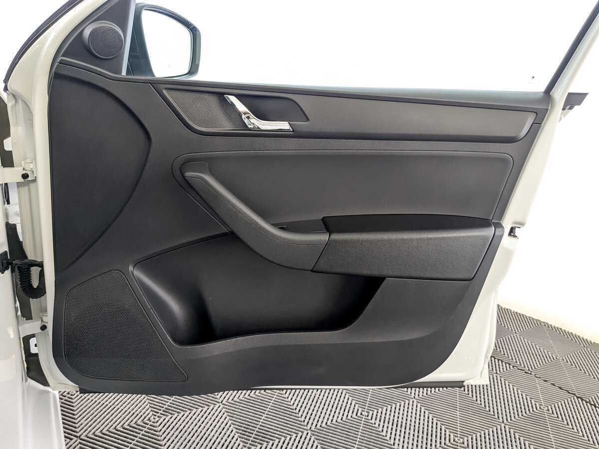 Купить Skoda Rapid с пробегом. Фото: #23