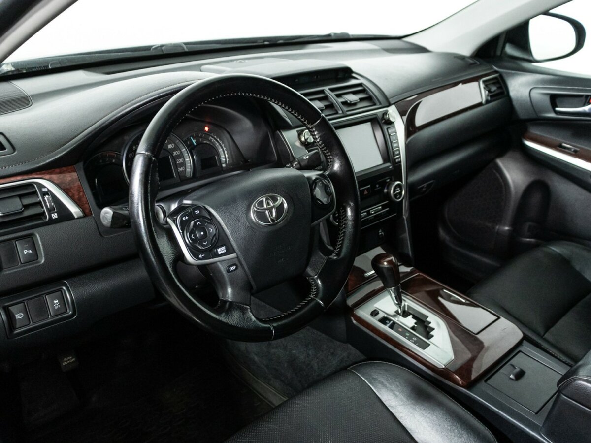 Купить Toyota Camry с пробегом. Фото: #10