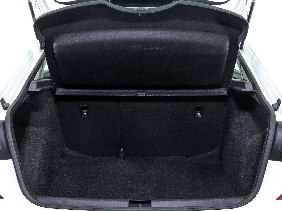 Купить Volkswagen Polo с пробегом. Фото: #13