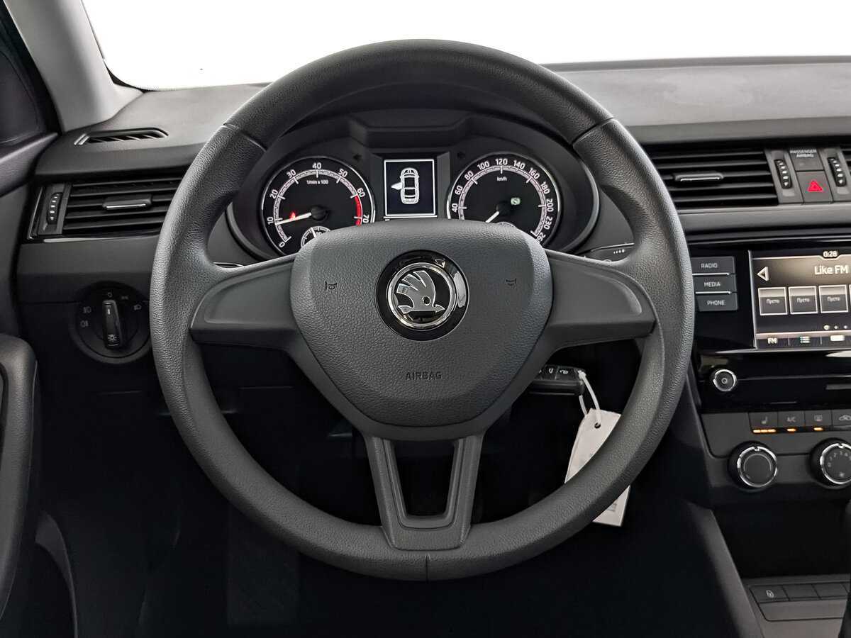 Купить Skoda Octavia с пробегом. Фото: #19