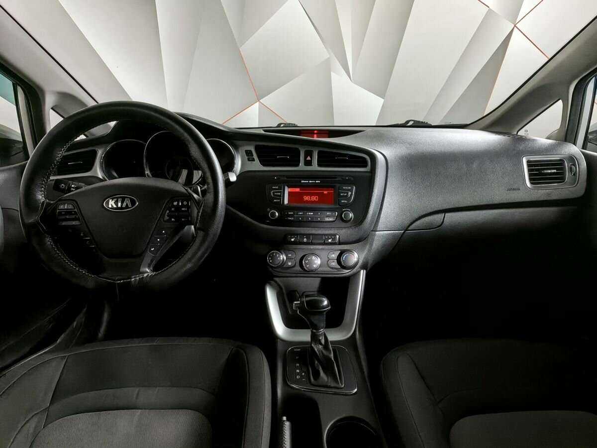 Купить Kia Ceed с пробегом. Фото: #9