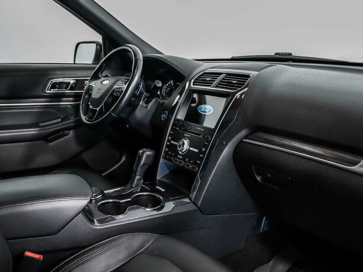 Купить Ford Explorer с пробегом. Фото: #11