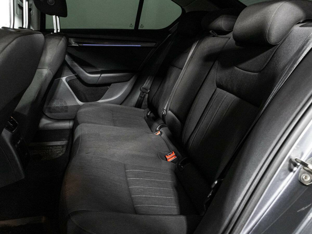 Купить Skoda Octavia с пробегом. Фото: #9