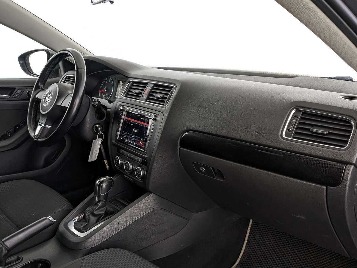 Купить Volkswagen Jetta с пробегом. Фото: #7