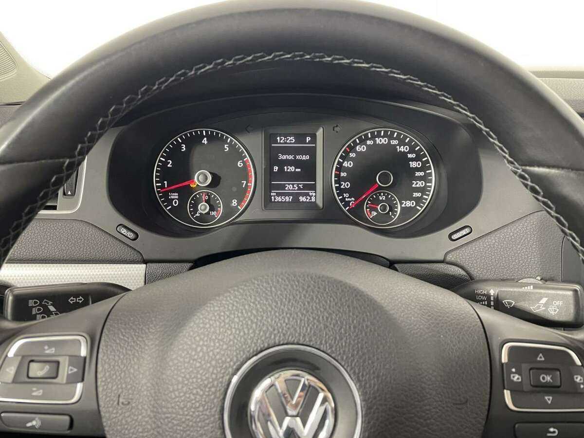 Купить Volkswagen Jetta с пробегом. Фото: #10