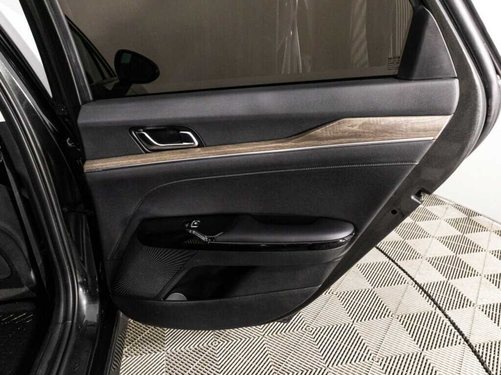 Купить Kia K5 с пробегом. Фото: #24