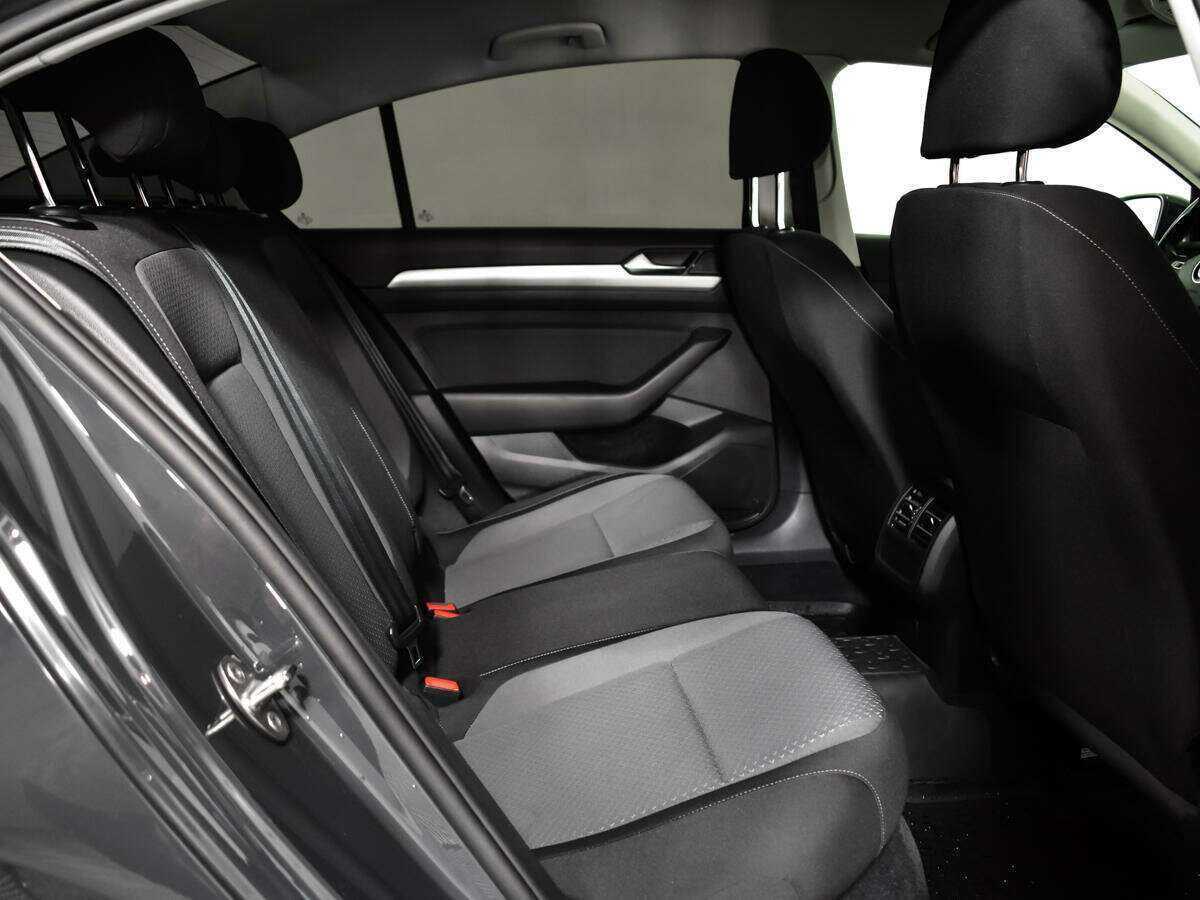 Купить Volkswagen Passat с пробегом. Фото: #9