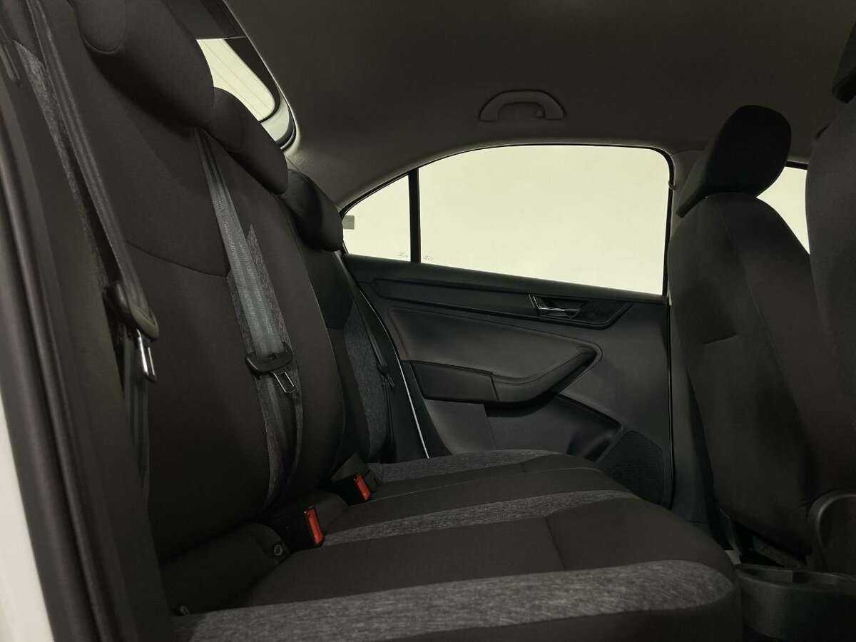 Купить Skoda Rapid с пробегом. Фото: #16