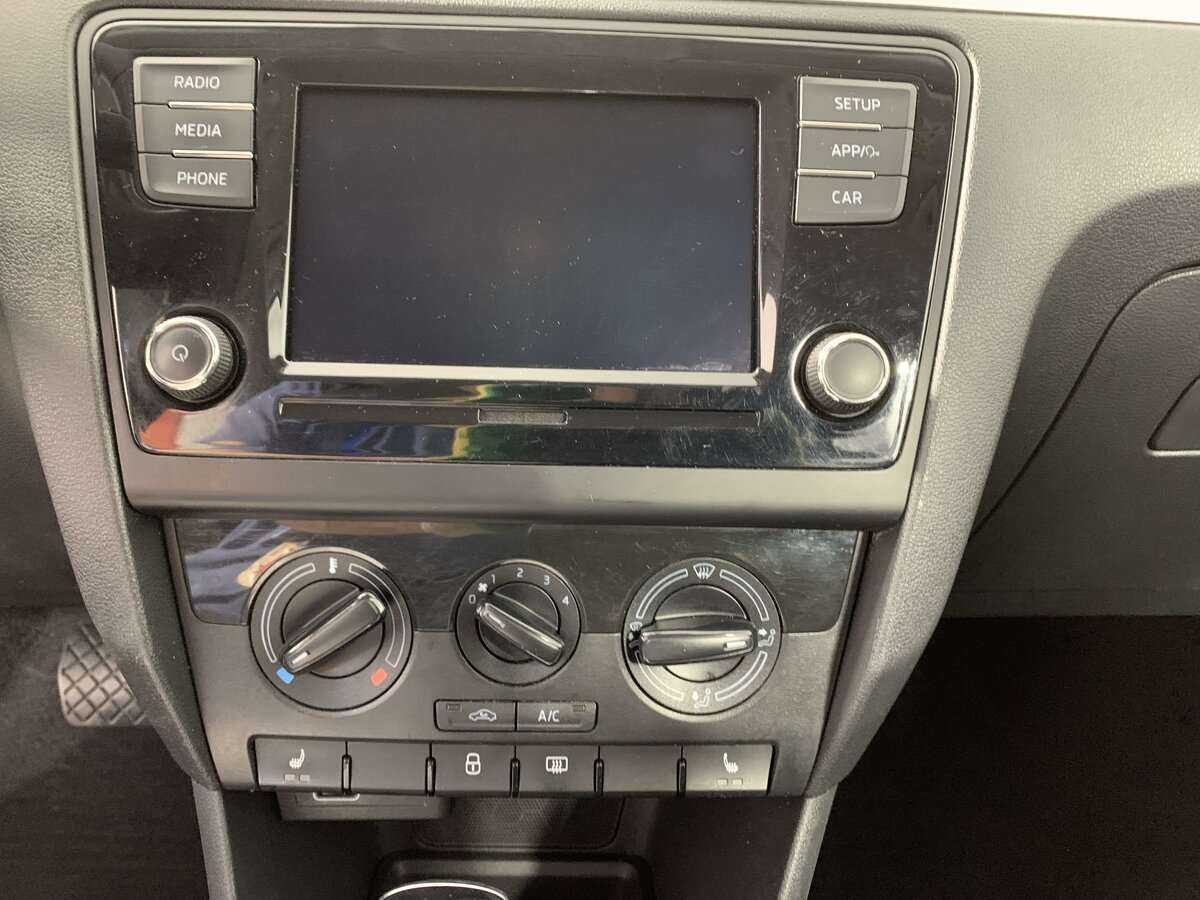 Купить Skoda Rapid с пробегом. Фото: #10