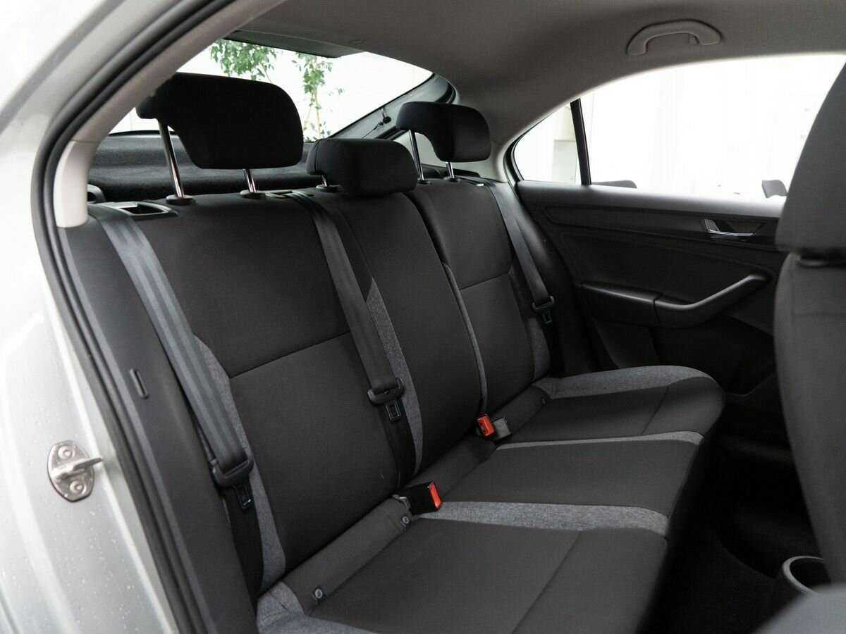 Купить Skoda Rapid с пробегом. Фото: #8