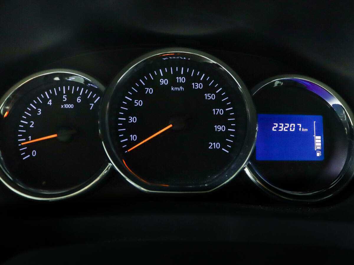 Купить Renault Logan с пробегом. Фото: #8