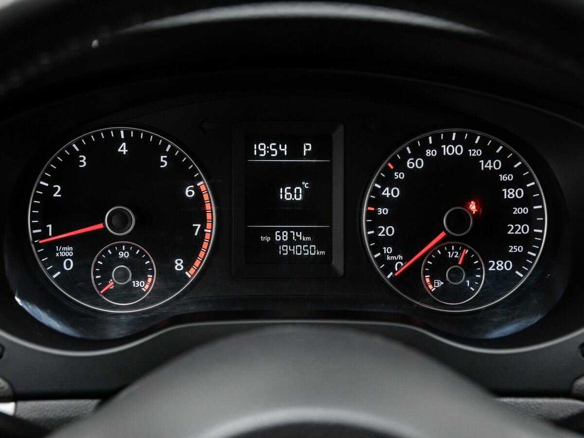 Купить Volkswagen Jetta с пробегом. Фото: #19