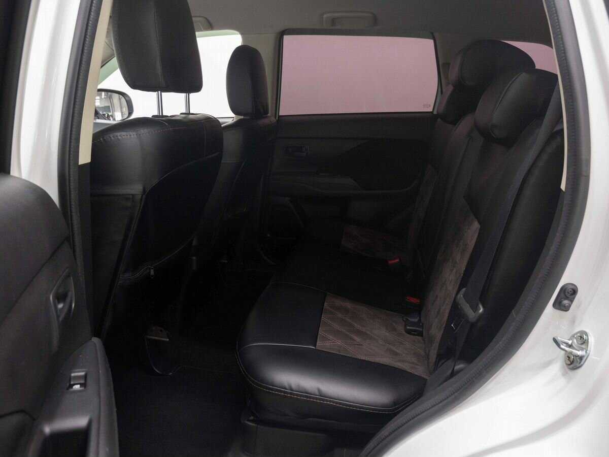 Купить Mitsubishi Outlander с пробегом. Фото: #10