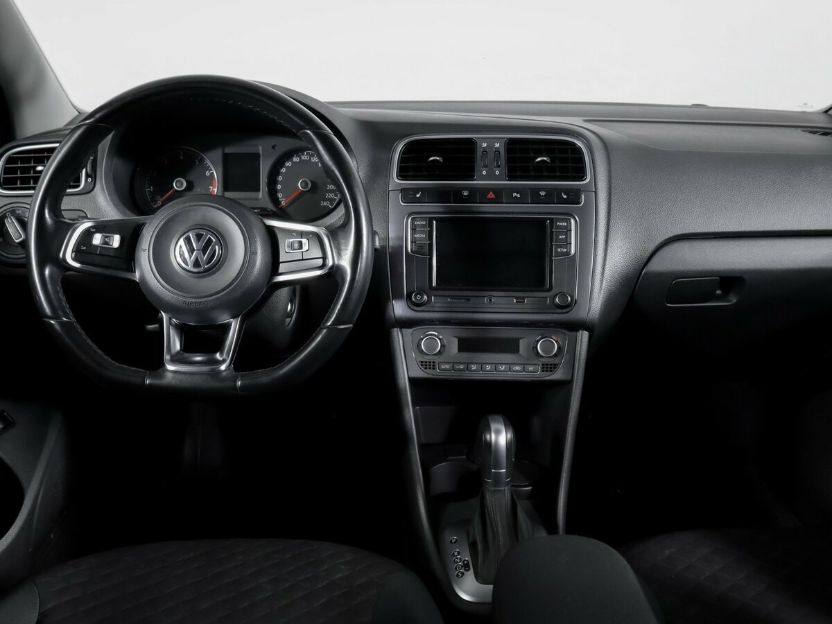 Купить Volkswagen Polo с пробегом. Фото: #9