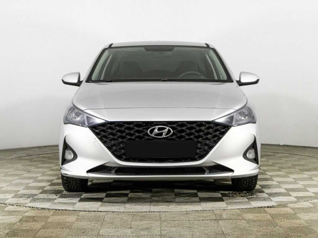 Купить Hyundai Solaris с пробегом. Фото: #1