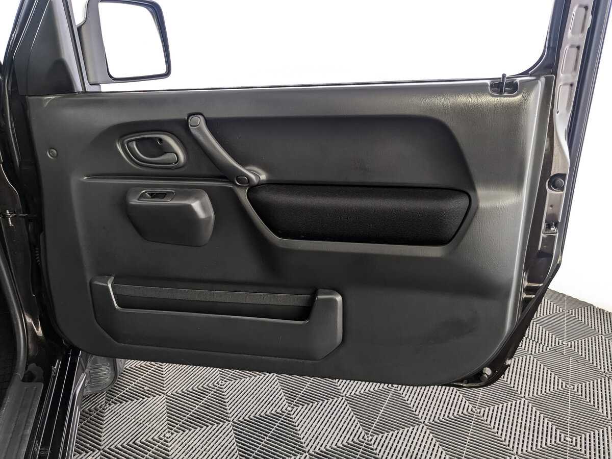 Купить Suzuki Jimny с пробегом. Фото: #18