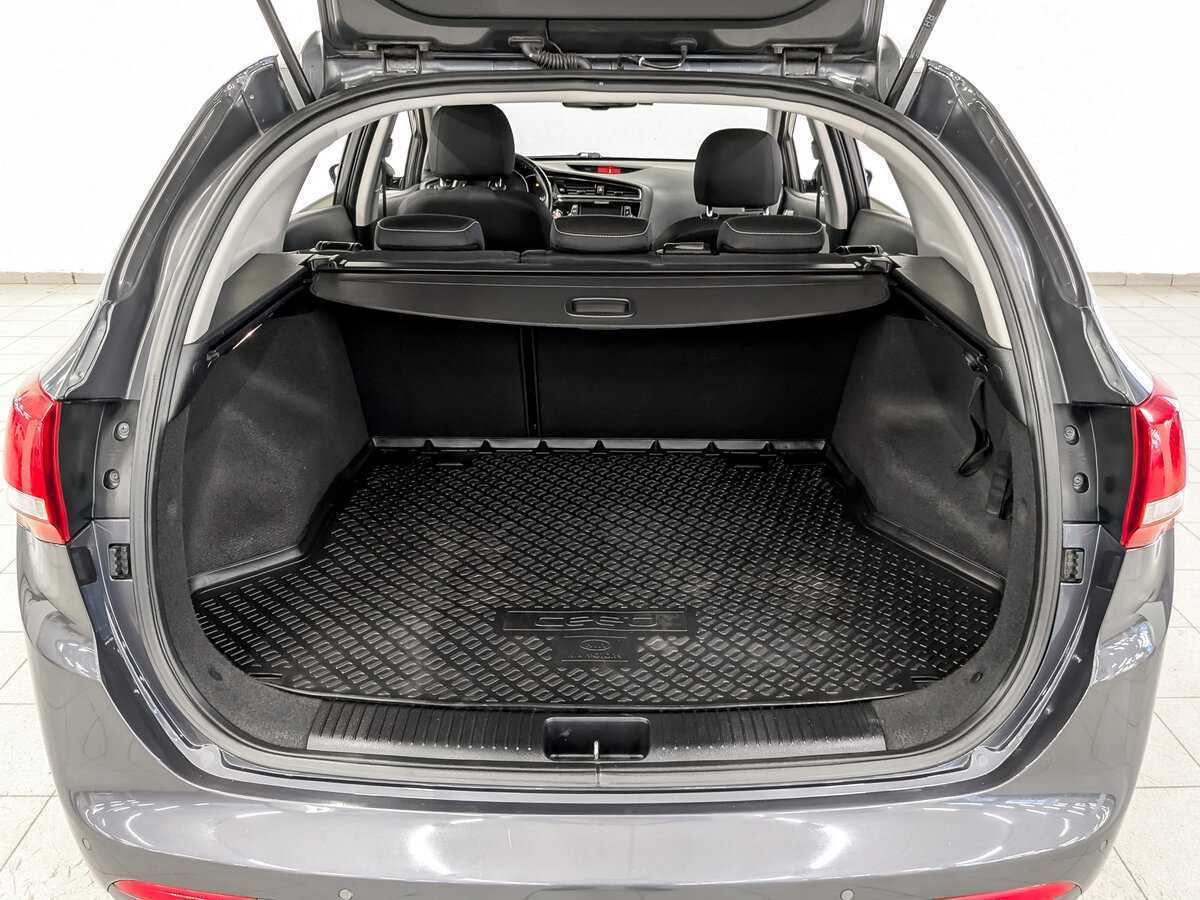 Купить Kia Ceed с пробегом. Фото: #9