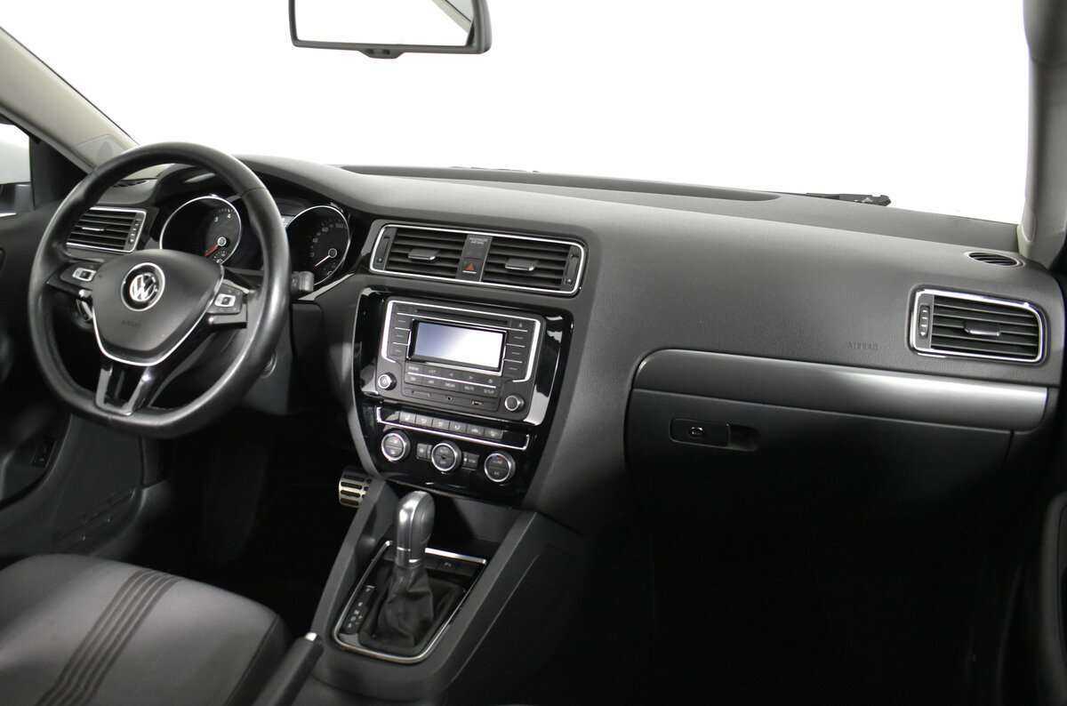 Купить Volkswagen Jetta с пробегом. Фото: #9